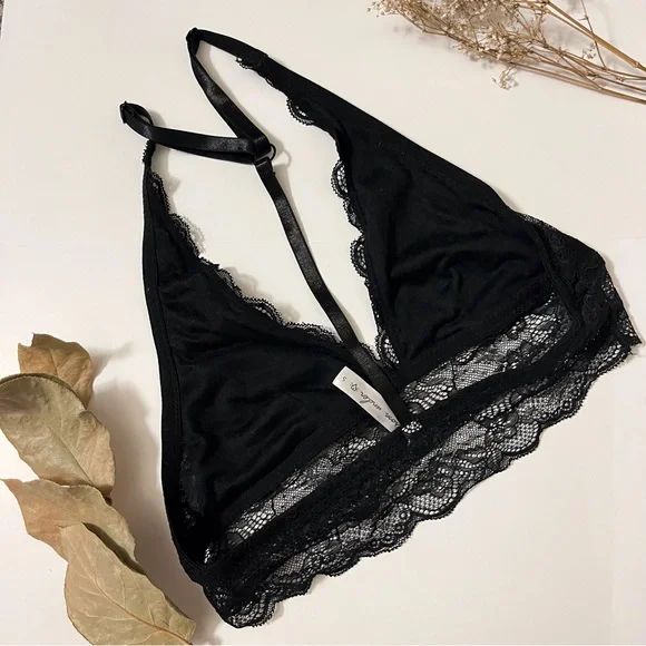 UO lace bralette - Picture 2 of 5